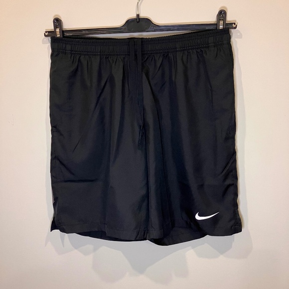 Black Nike Dri-FIT Form shorts (Large) - Picture 3 of 4
